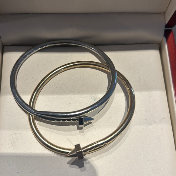 2 bracelets - Picture 4 of 5